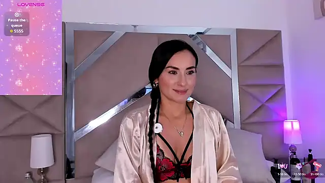 Snapshot of velvetlunaa_ chatting on June 24, 2026, 1:43 pm velvetlunaa online show from June 24, 2026, 1:43 pm