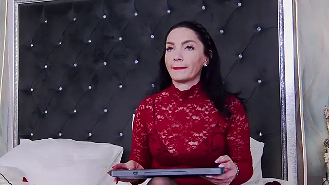 Snapshot of GraceMontclaire chatting on May 25, 2026, 3:00 pm GraceMontclaire online show from May 25, 2026, 3:00 pm