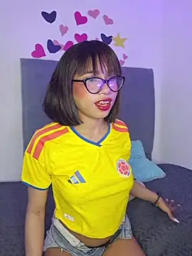 Snapshot of Lucy_Em chatting on June 27, 2026, 12:44 pm Lucy Em online show from June 27, 2026, 12:44 pm