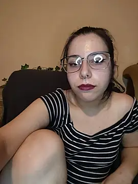 Snapshot of Rue_the_witch6 chatting on July 1, 2026, 9:48 pm Rue the witch6 online show from July 1, 2026, 9:48 pm