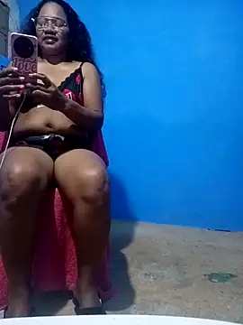 Snapshot of Honey-53 chatting on April 12, 2026, 5:00 am Honey-53 online show from April 12, 2026, 5:00 am