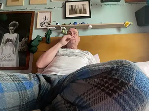 MyCockWantsYourWetVagina online show from April 14, 2026, 10:20 am