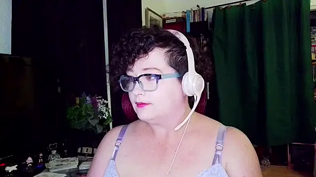 Snapshot of DyvLazuli chatting on March 25, 2026, 2:23 am DyvLazuli online show from March 25, 2026, 2:23 am