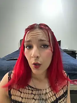 Amelie-RedHoney online show from May 1, 2026, 8:03 pm