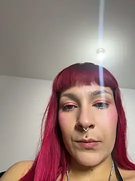 Amelie-RedHoney online show from June 15, 2026, 12:12 am