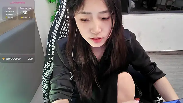 Snapshot of su_ning chatting on April 1, 2026, 1:34 pm su ning online show from April 1, 2026, 1:34 pm