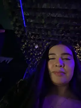 Snapshot of HaileyBiieber chatting on March 28, 2026, 2:23 am HaileyBiieber online show from March 28, 2026, 2:23 am