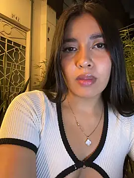 Snapshot of HaileyBiieber chatting on April 1, 2026, 11:56 pm HaileyBiieber online show from April 1, 2026, 11:56 pm