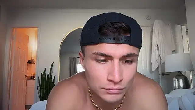 nicoferraroxx online show from March 22, 2026, 9:16 pm