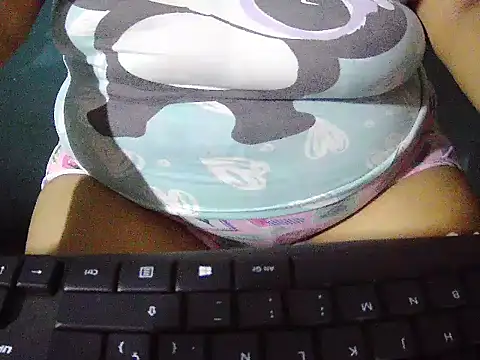 Snapshot of Curvy_rosse chatting on March 27, 2026, 8:54 pm Curvy rosse online show from March 27, 2026, 8:54 pm