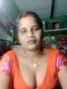 Shivani09900 online show from May 28, 2026, 7:53 pm