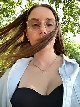 FReyja 44 online show from July 21, 2026, 9:43 am