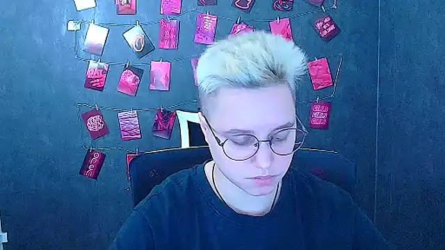 Snapshot of Bella_lla chatting on March 23, 2026, 12:49 pm Bella lla online show from March 23, 2026, 12:49 pm