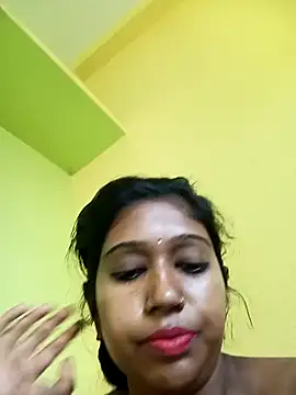 bannerjeesneha20 online show from May 6, 2026, 2:26 am