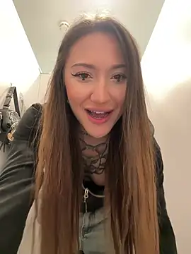 Snapshot of SaintSquirt chatting on April 12, 2026, 11:02 am SaintSquirt online show from April 12, 2026, 11:02 am
