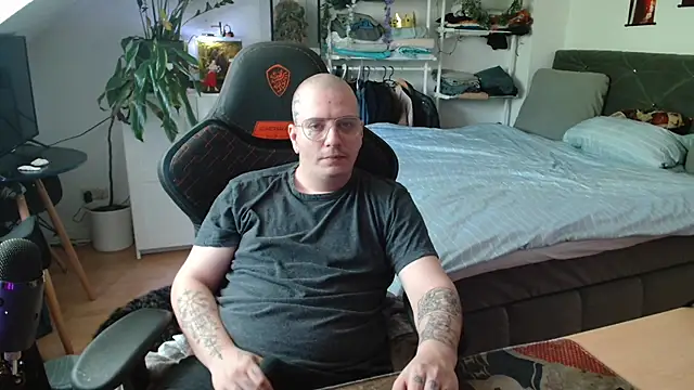 Oderwattboy online show from May 24, 2026, 8:25 am