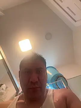 Snapshot of Crossroads5214 chatting on April 3, 2026, 12:33 pm Crossroads5214 online show from April 3, 2026, 12:33 pm