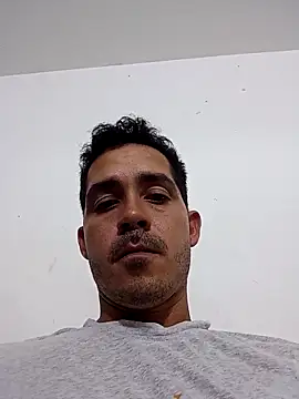 Snapshot of Gabriel_leon33 chatting on April 11, 2026, 5:15 am Gabriel leon33 online show from April 11, 2026, 5:15 am