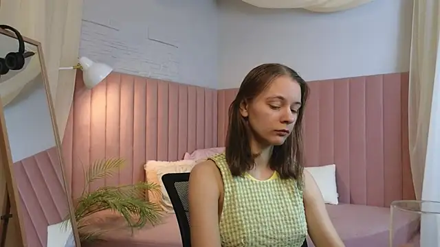 emma chaser online show from May 5, 2026, 1:41 am