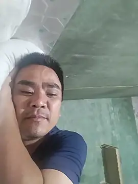 Snapshot of Tinh_love chatting on June 2, 2026, 3:23 pm Tinh love online show from June 2, 2026, 3:23 pm