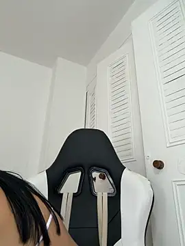 Valerie-S online show from May 27, 2026, 2:35 pm