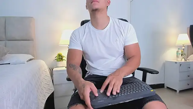 Chriss Diamond online show from May 9, 2026, 7:50 pm