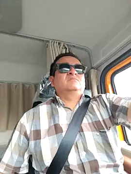 DosAlmasArdientesED online show from April 21, 2026, 8:04 pm