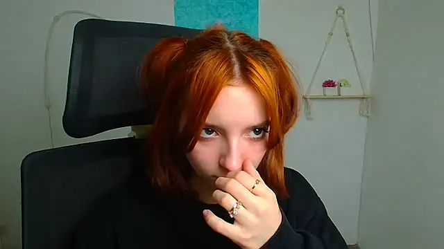 Snapshot of Butterfly_Milly chatting on April 15, 2026, 11:49 am Butterfly Milly online show from April 15, 2026, 11:49 am