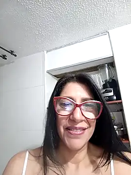 SamanthaRosse01  online show from April 21, 2026, 1:42 am