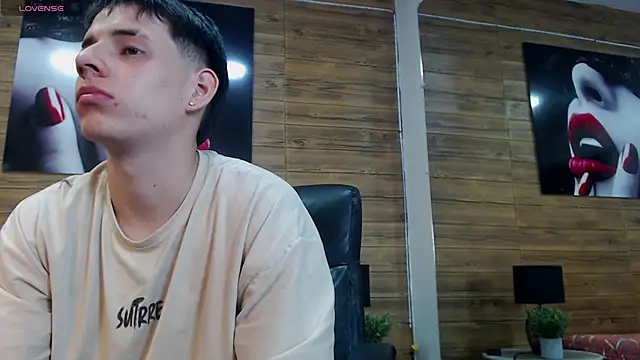 RoaSexi25 online show from March 25, 2026, 3:06 am