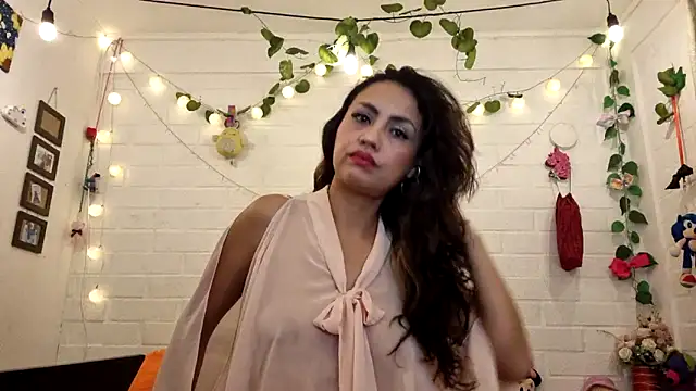 Snapshot of LASEXbellaX chatting on June 14, 2026, 2:46 am LASEXbellaX online show from June 14, 2026, 2:46 am