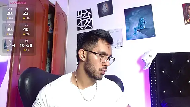 romanpearce  online show from May 26, 2026, 1:58 am