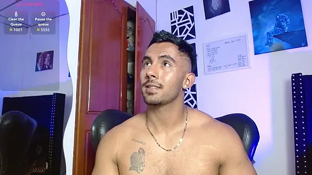 romanpearce  online show from May 1, 2026, 8:25 pm