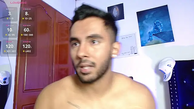 romanpearce  online show from June 19, 2026, 9:09 pm