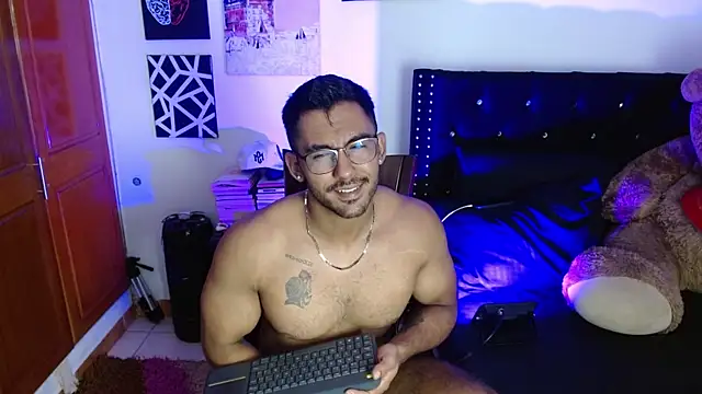 romanpearce  online show from July 11, 2026, 7:47 pm
