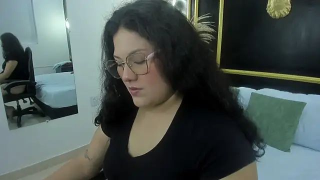 Snapshot of madison_abril chatting on March 25, 2026, 1:10 pm madison abril online show from March 25, 2026, 1:10 pm