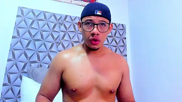Snapshot of Benjamin_lich chatting on April 1, 2026, 1:41 pm Benjamin lich online show from April 1, 2026, 1:41 pm