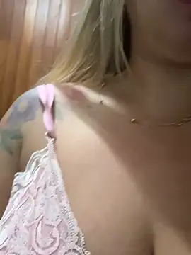 Snapshot of Jujuloiragostosa chatting on March 25, 2026, 6:02 am Jujuloiragostosa online show from March 25, 2026, 6:02 am