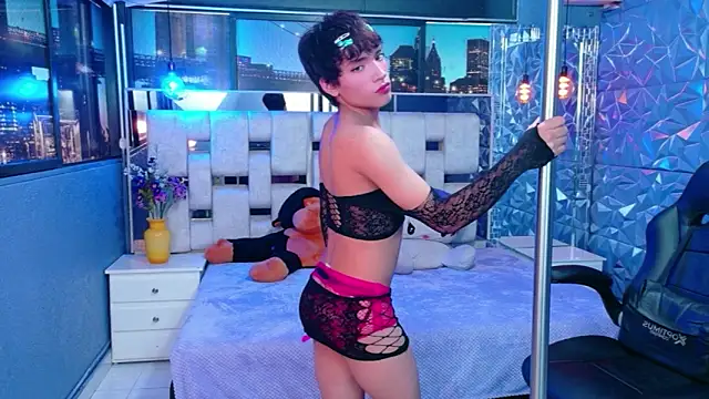 IsaacNovaa online show from April 22, 2026, 8:04 pm