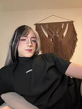 Diamondpierce online show from June 25, 2026, 8:36 pm