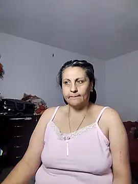 Snapshot of Merlyna_Goldenss chatting on April 21, 2026, 3:02 am Merlyna Goldenss online show from April 21, 2026, 3:02 am