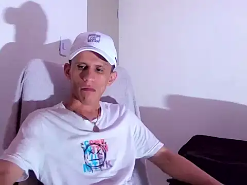 Snapshot of alejandro_stone12 chatting on May 3, 2026, 12:38 am alejandro stone12 online show from May 3, 2026, 12:38 am