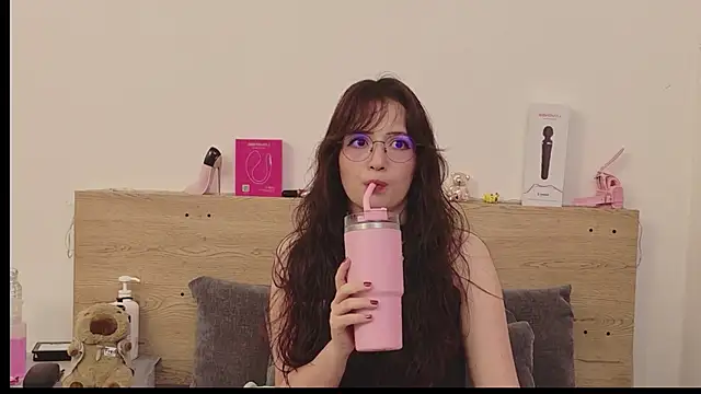 Sweet Alice S online show from June 3, 2026, 11:44 am