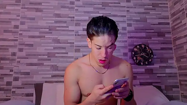 Snapshot of MAX_COOPER1 chatting on March 26, 2026, 9:13 pm MAX COOPER1 online show from March 26, 2026, 9:13 pm