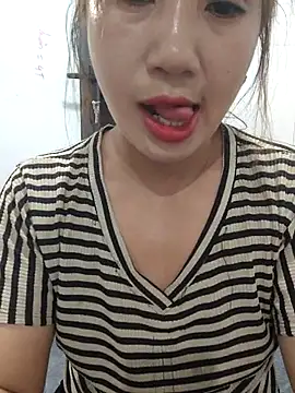 Snapshot of xinhxinh-cute chatting on April 7, 2026, 2:08 pm xinhxinh-cute online show from April 7, 2026, 2:08 pm