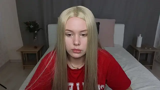 MelissaAvis online show from July 6, 2026, 5:36 am