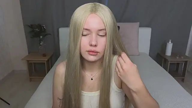 MelissaAvis online show from July 13, 2026, 5:07 am