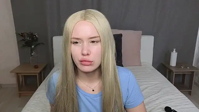 MelissaAvis online show from July 7, 2026, 6:47 am