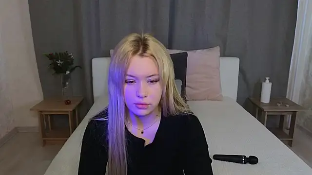 MelissaAvis online show from June 17, 2026, 5:40 am