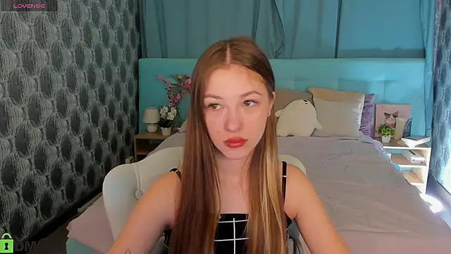 Miss Shanel online show from April 11, 2026, 1:02 am